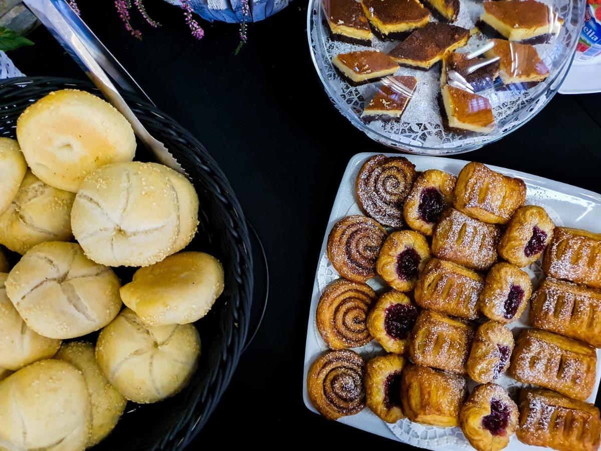 Rysy Boutique Hotel Ζακοπάνε Εξωτερικό φωτογραφία A selection of pastries