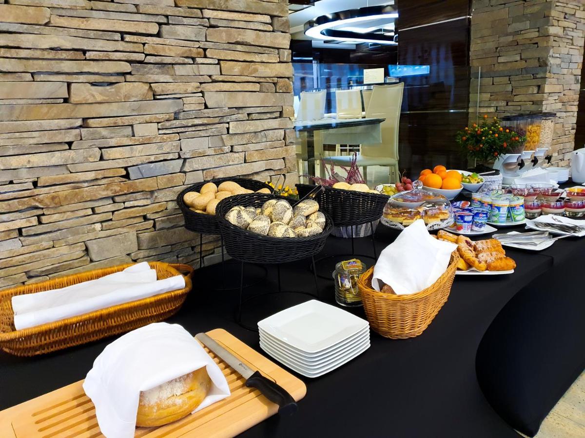Rysy Boutique Hotel Ζακοπάνε Εξωτερικό φωτογραφία A buffet at a hotel