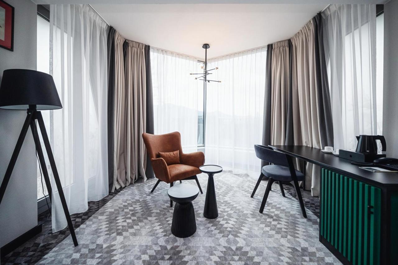 Rysy Boutique Hotel Ζακοπάνε Εξωτερικό φωτογραφία The interior of a suite at the hotel